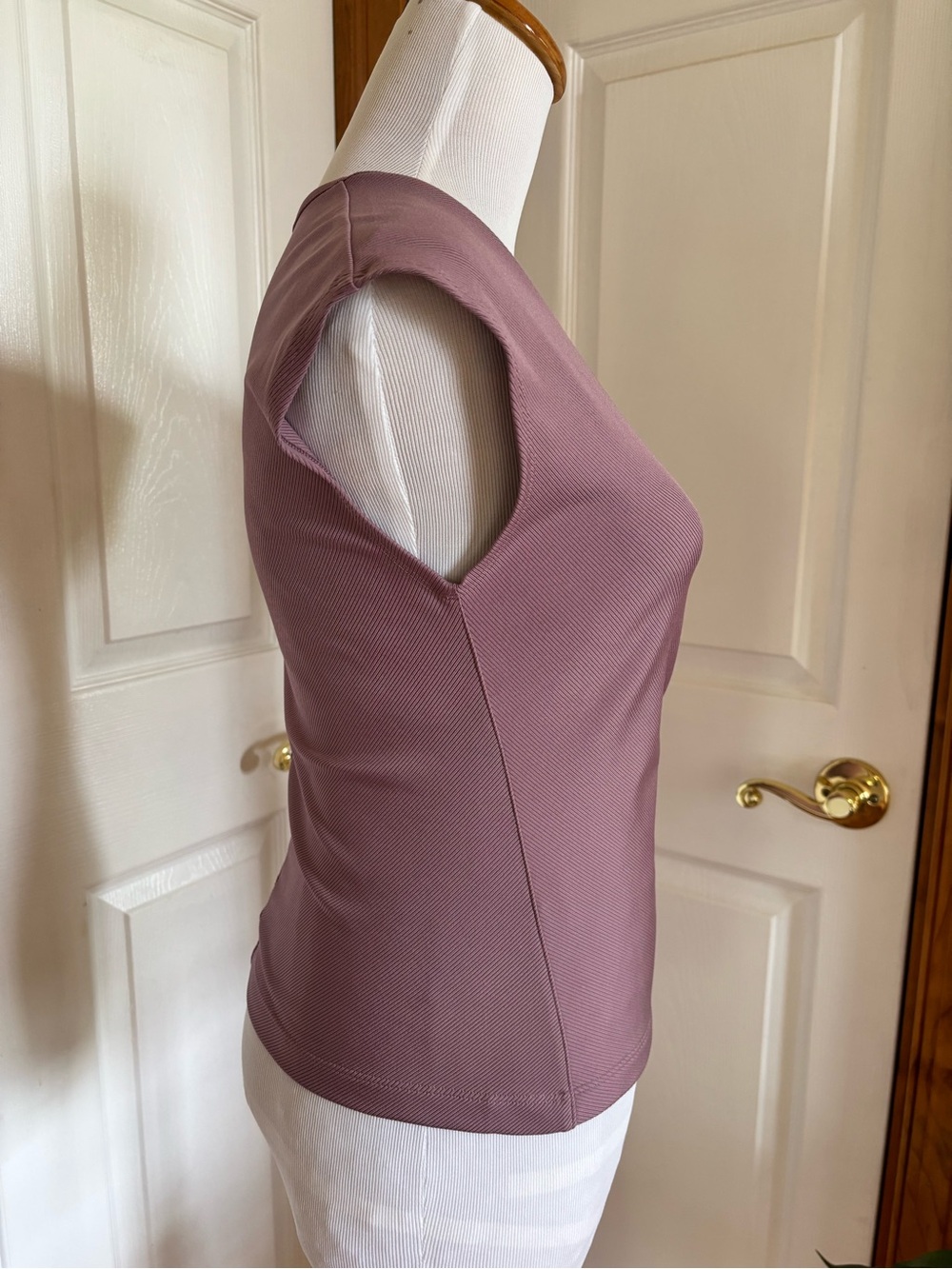 Athleta Bayview Tee XS Short Sleeve Scoop Neck Top in Mauve - Picture 3 of 9